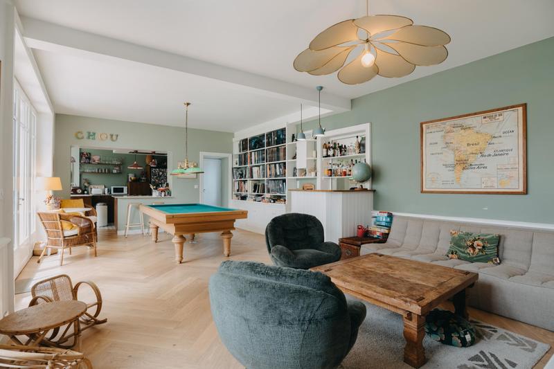 Maison - 220 m² - 7 pièces