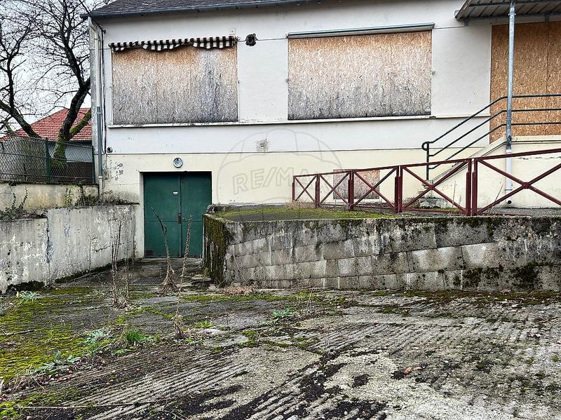 Entrepôt - 1 177 m² - 10 pièces