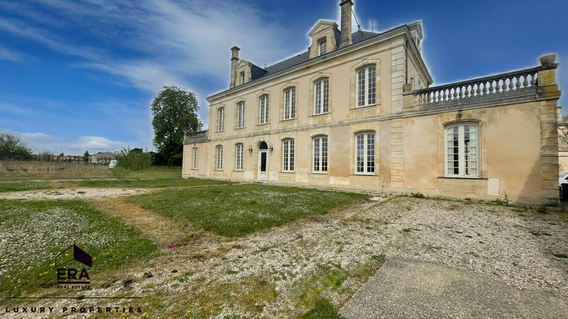 Château - 600 m² - 15 pièces