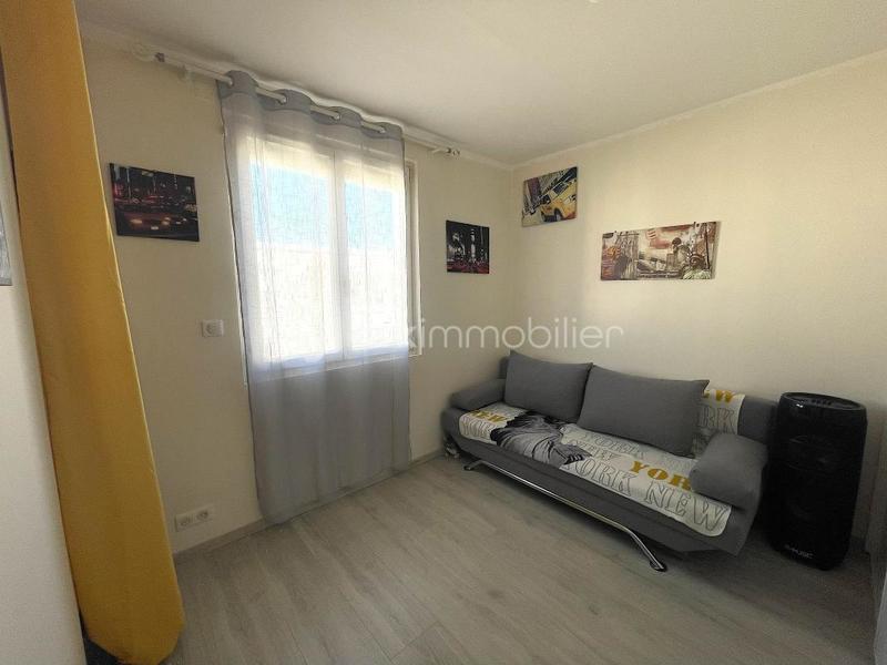 Appartement - 81 m² - 5 pièces