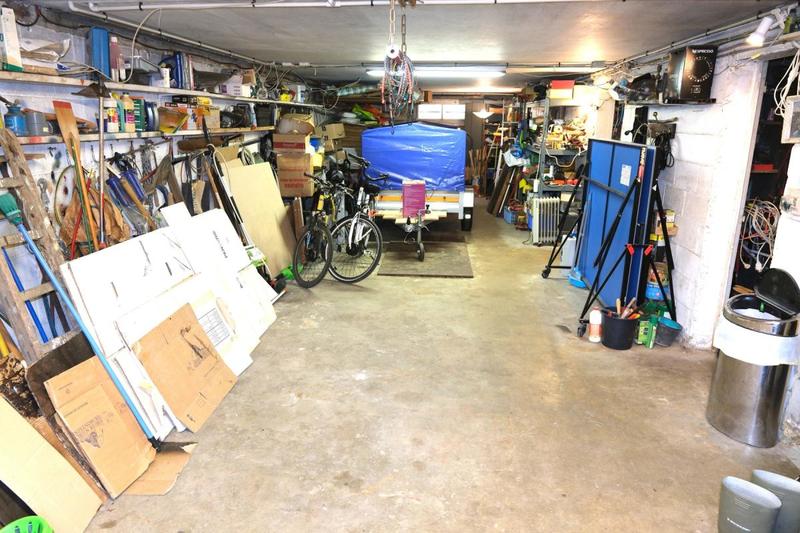 Maison - 181 m² - 7 pièces