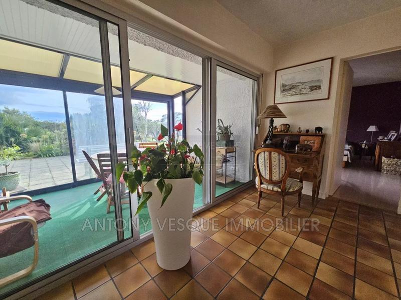 Maison - 180 m² - 6 pièces