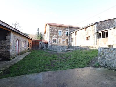 Corps de ferme - 350 m² - 6 pièces