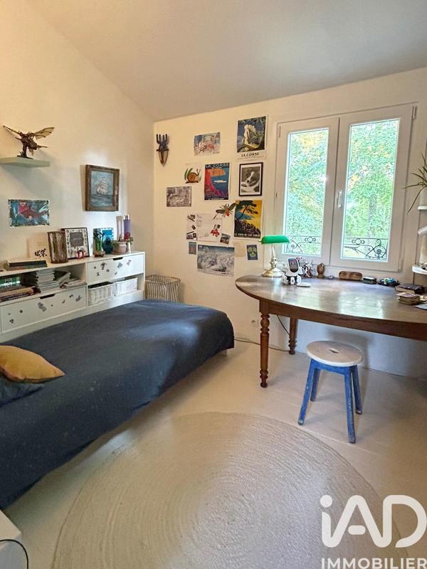 Maison - 230 m² - 8 pièces