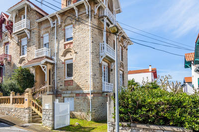 Maison - 343 m² - 10 pièces