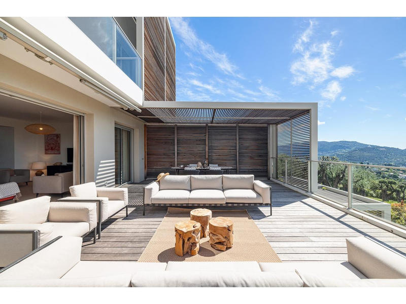 Appartement - 171 m² - 5 pièces