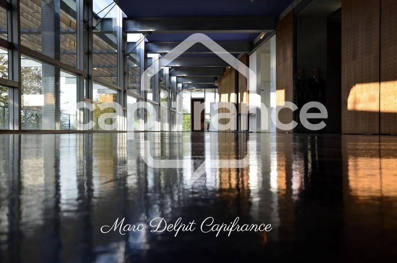 Local commercial - 750 m² - 1 pièce