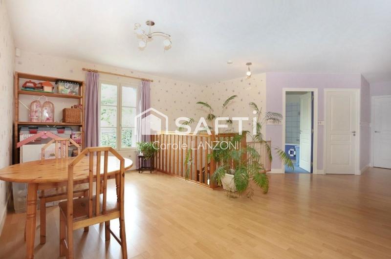 Maison - 290 m² - 8 pièces