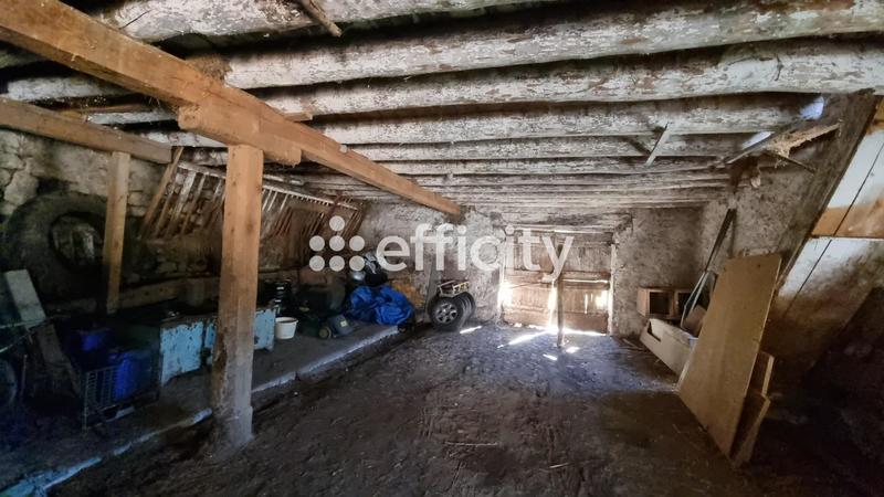 Maison - 200 m² - 2 pièces