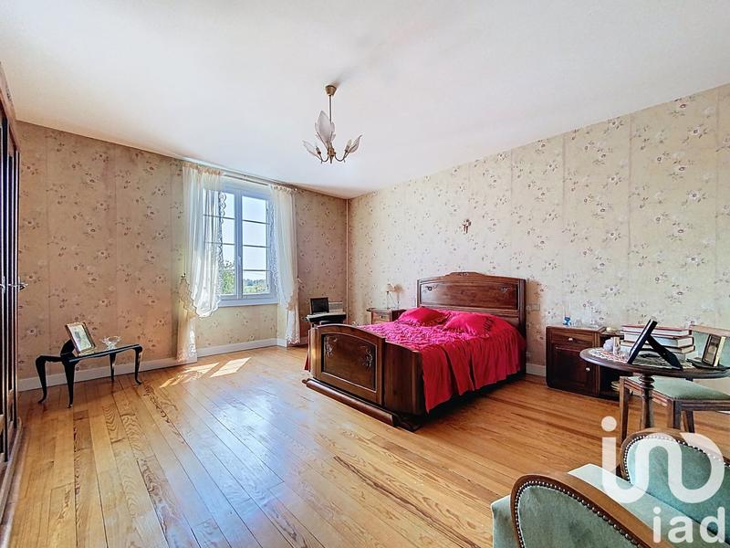 Maison - 267 m² - 9 pièces