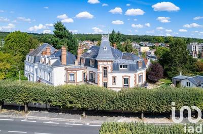 Maison - 370 m² - 17 pièces