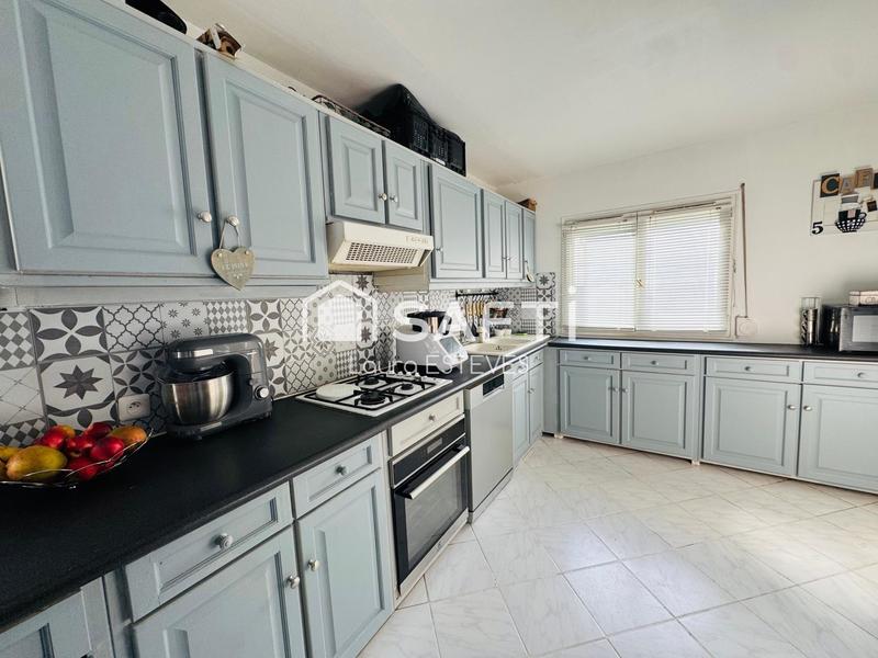 Maison - 90 m² - 5 pièces