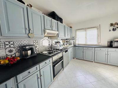 Maison - 90 m² - 5 pièces