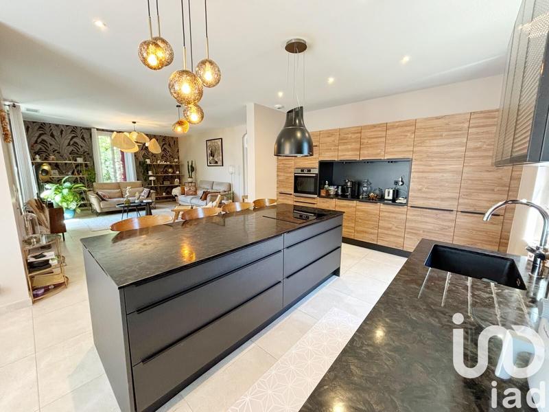 Maison - 170 m² - 6 pièces