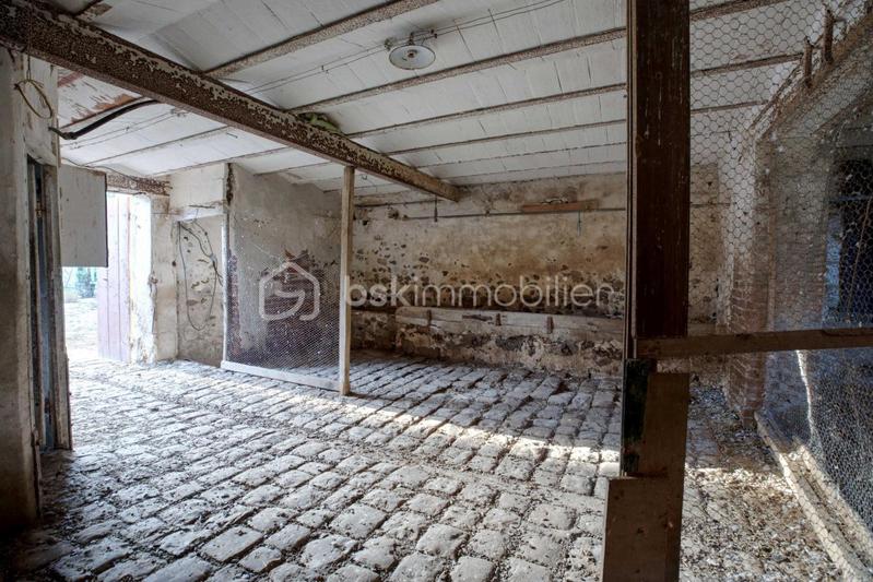 Maison traditionnelle - 234 m² - 6 pièces