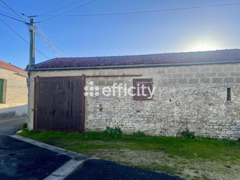 Parking / Garage - 77 m²