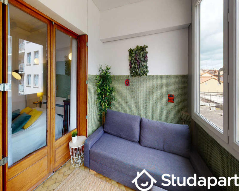 Chambre - 77 m² - 1 pièce