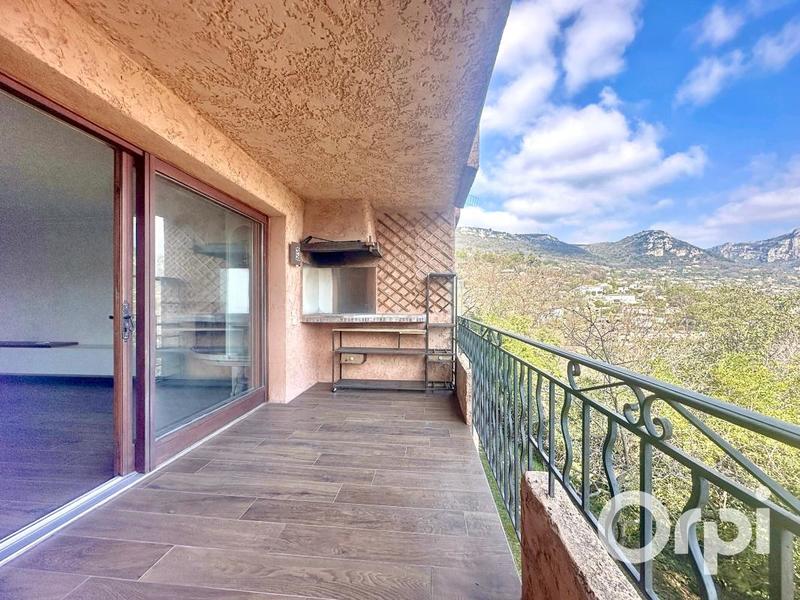 Appartement - 85 m² - 4 pièces