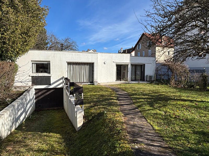 Maison - 140 m² - 6 pièces