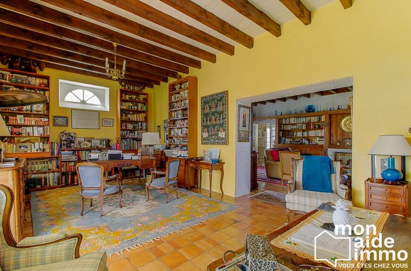 Maison - 311 m² - 7 pièces