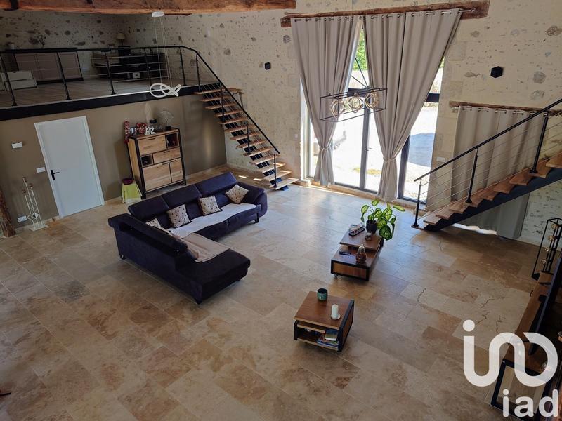 Maison - 275 m² - 6 pièces