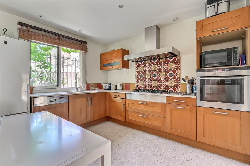 Maison - 143 m² - 6 pièces