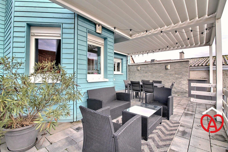 Maison - 216 m² - 7 pièces