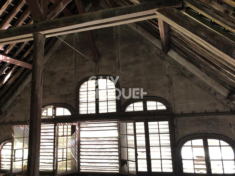 Maison - 900 m² - 3 pièces