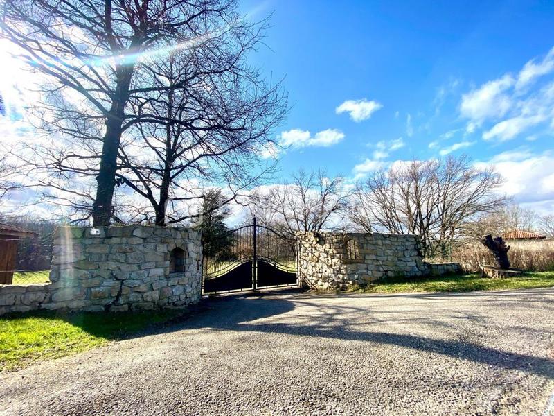 Propriété - 146 m² - 6 pièces