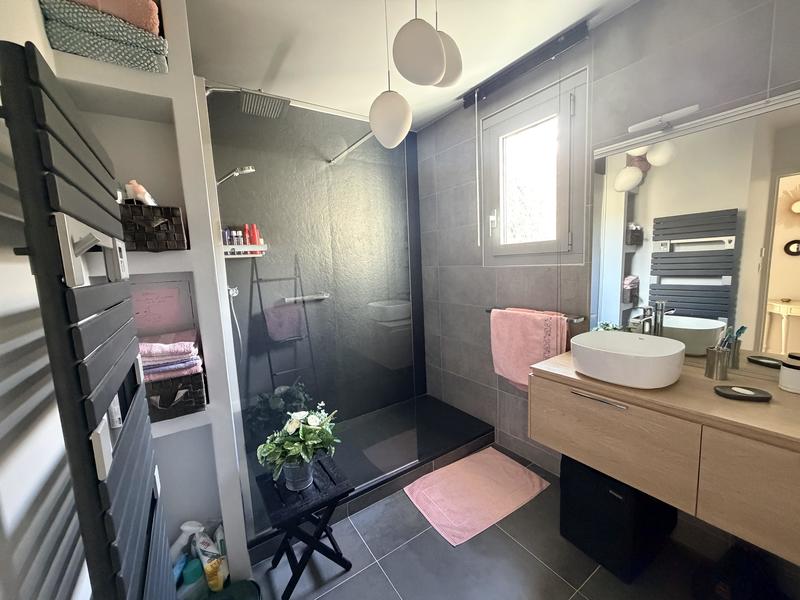 Appartement - 84 m² - 3 pièces