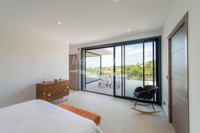 Maison contemporaine - 250 m² - 6 pièces