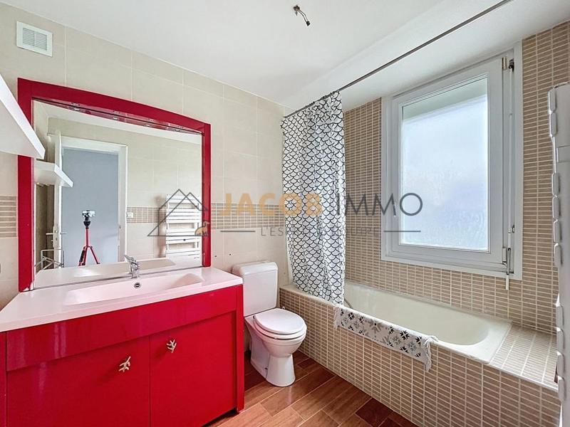 Maison - 142 m² - 6 pièces