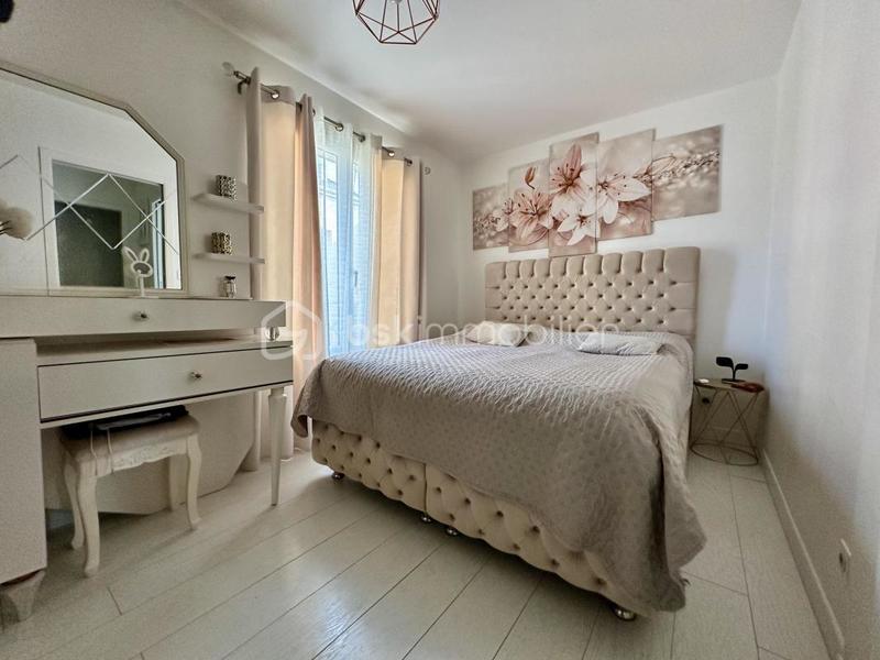 Maison - 216 m² - 14 pièces