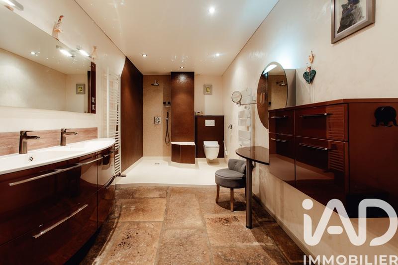 Maison - 400 m² - 17 pièces