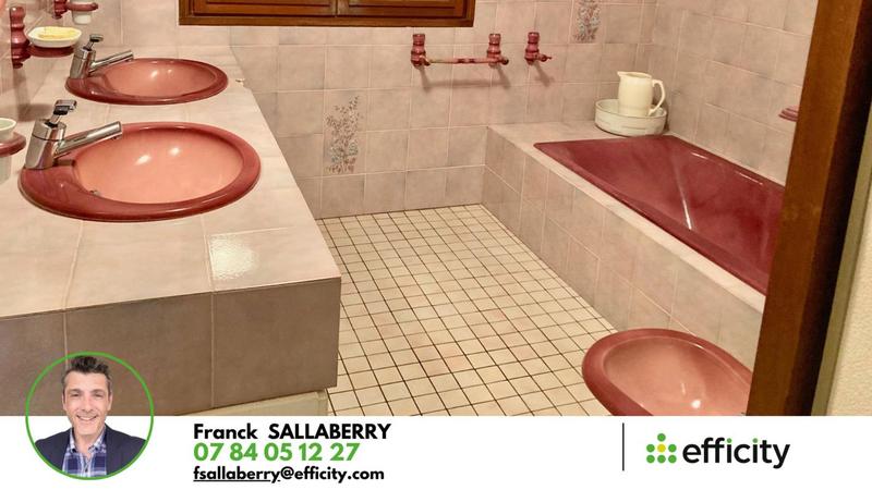 Maison - 215 m² - 9 pièces