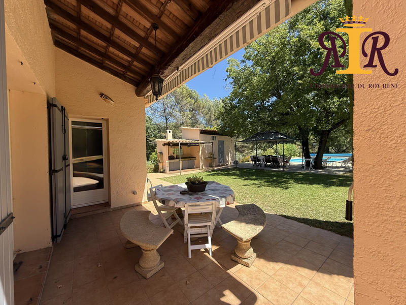 Maison traditionnelle - 169 m² - 7 pièces