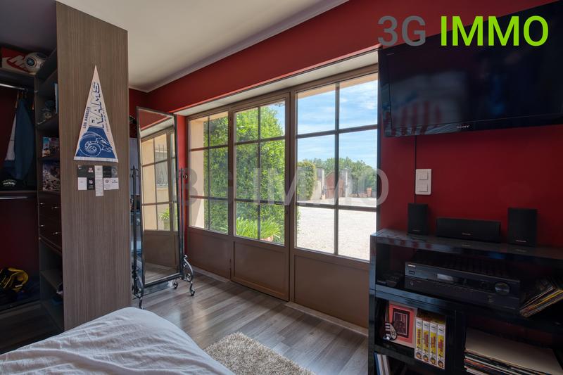 Villa - 180 m² - 8 pièces