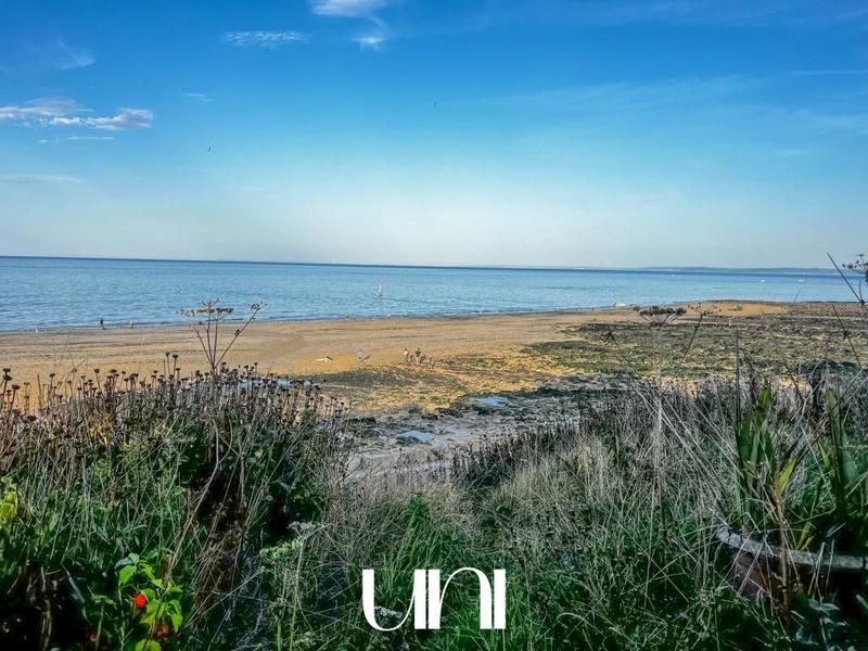 Maison - 237 m² - 7 pièces