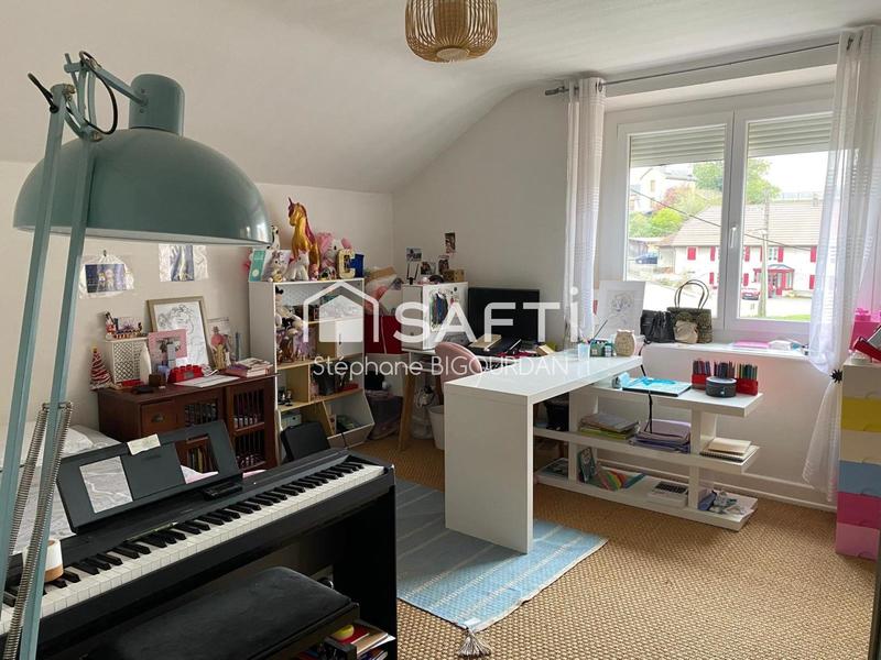 Maison - 243 m² - 6 pièces