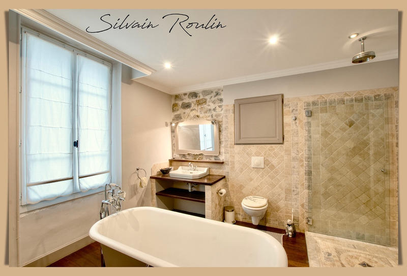 Maison - 320 m² - 8 pièces