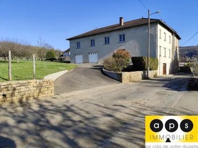 Propriété - 220 m² - 14 pièces