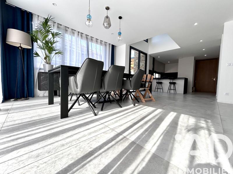 Maison - 138 m² - 4 pièces