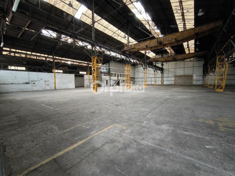 Local d'activité / Entrepôt - 3 060 m²