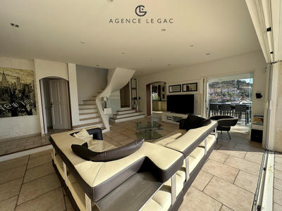 Villa - 317 m² - 7 pièces