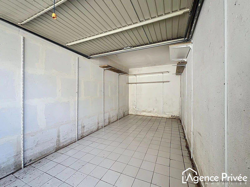 Parking / Garage - 12 m²