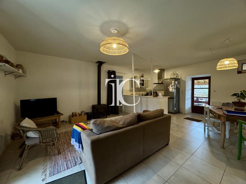 Appartement ancien - 70 m² - 3 pièces