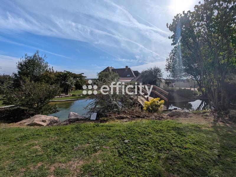 Maison - 240 m² - 10 pièces