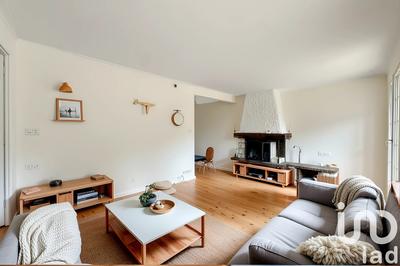 Maison - 260 m² - 8 pièces