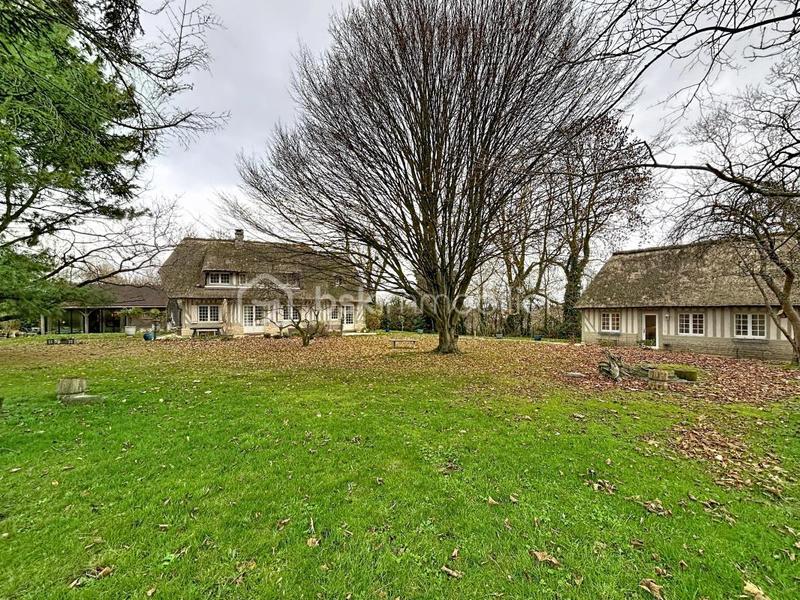 Maison traditionnelle - 210 m² - 7 pièces