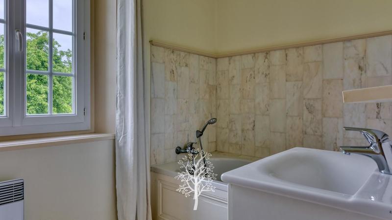 Demeure - 300 m² - 7 pièces